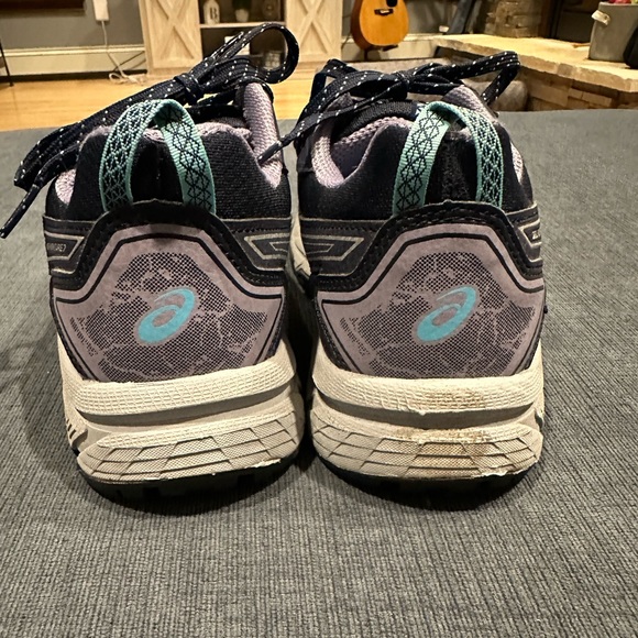 Women's sneakers - Picture 5 of 5